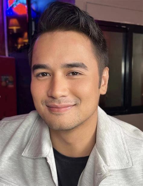 JM de Guzman Get to know me .